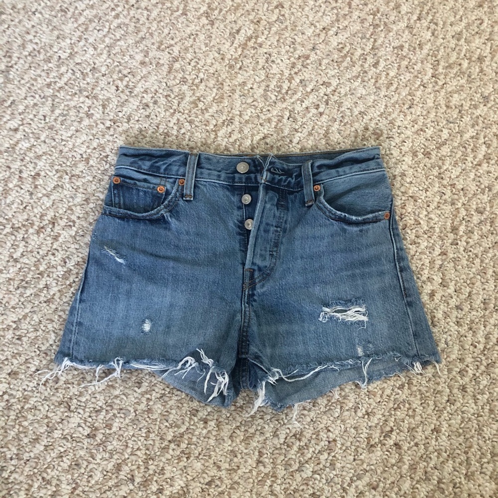 Levi’s 501 Wedgie cut off shorts